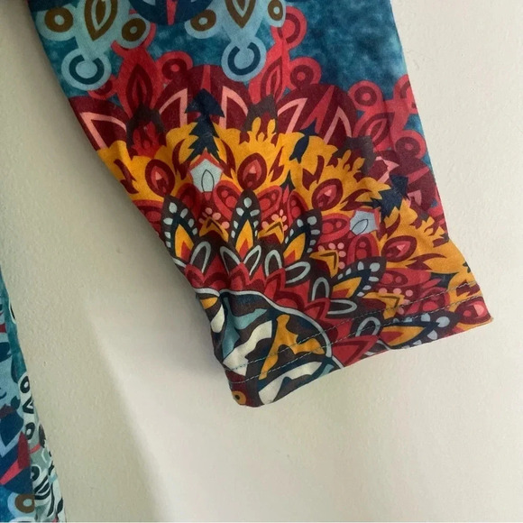 Nandashe Women’s Size Medium Geo Print Long Sleeve Blouse - Picture 7 of 7